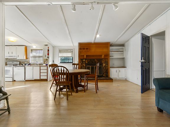 3rd image of 3110 B St