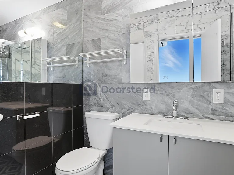 850 NE 13th St #9 — Photo 18