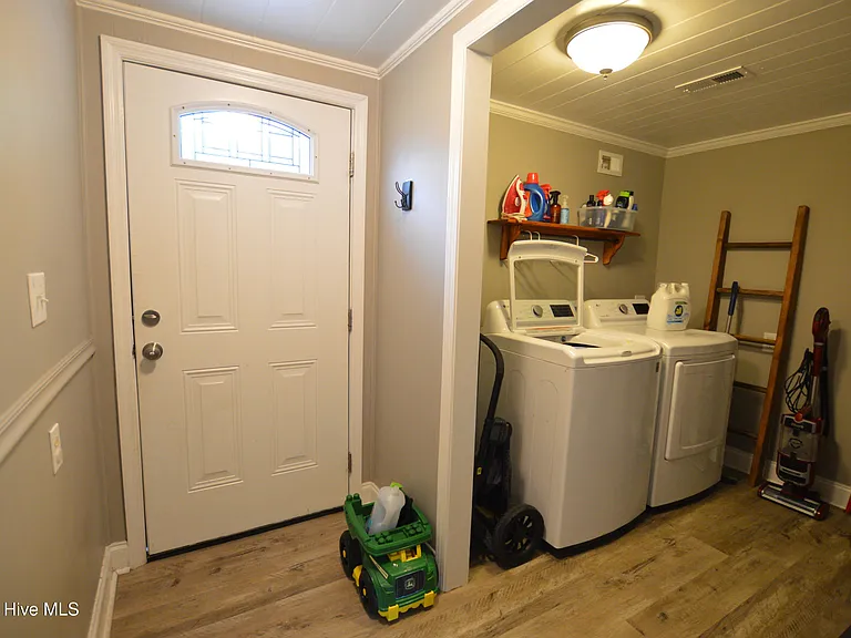1160 Onslow Pines Rd — Photo 5