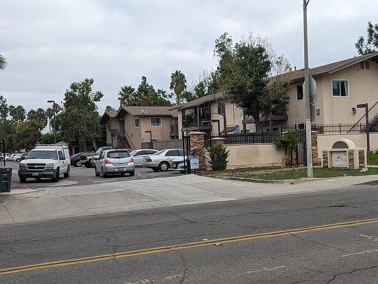 240 W Lincoln Ave W #6 — Photo 19