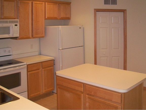 3rd image of 12185 Vermillion St NE Unit G