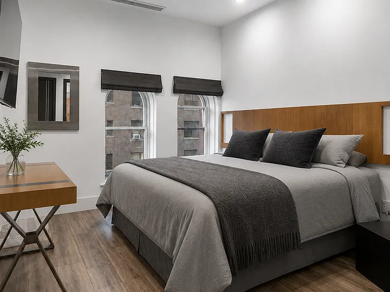 205 E 16th St #4C — Photo 6