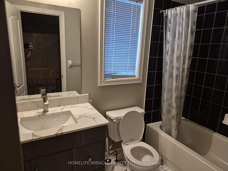124 Lindenshire Ave #UPPER — Photo 8