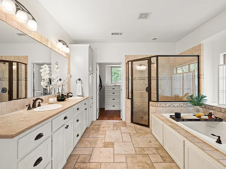 8540 Adirondack Trl — Photo 19