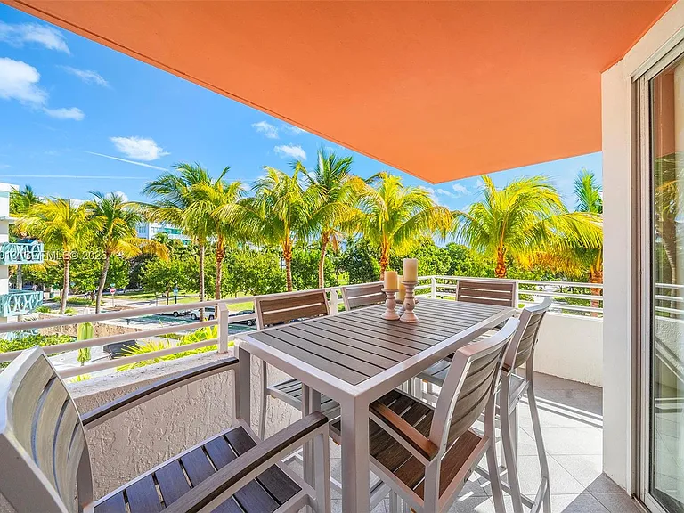 226 Ocean Dr #3C — Photo 5