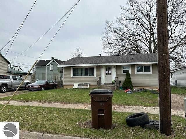 1st image of 1112 1st Ave