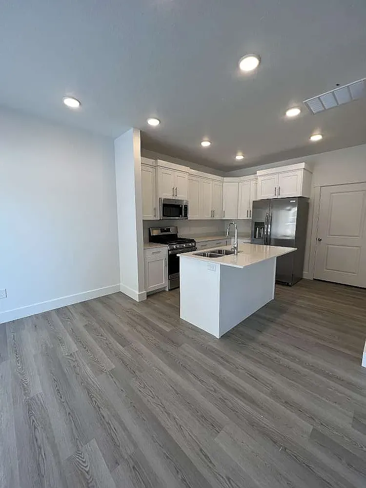 Kitchen - 3160 S 400 W
