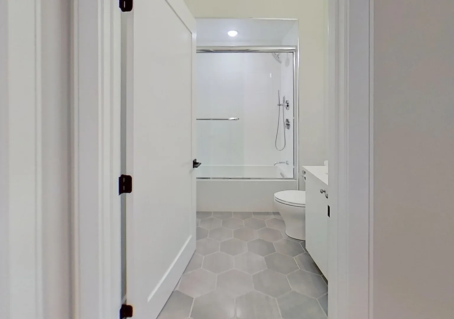 2 bed, 850 sqft, $3,695 — Photo 4