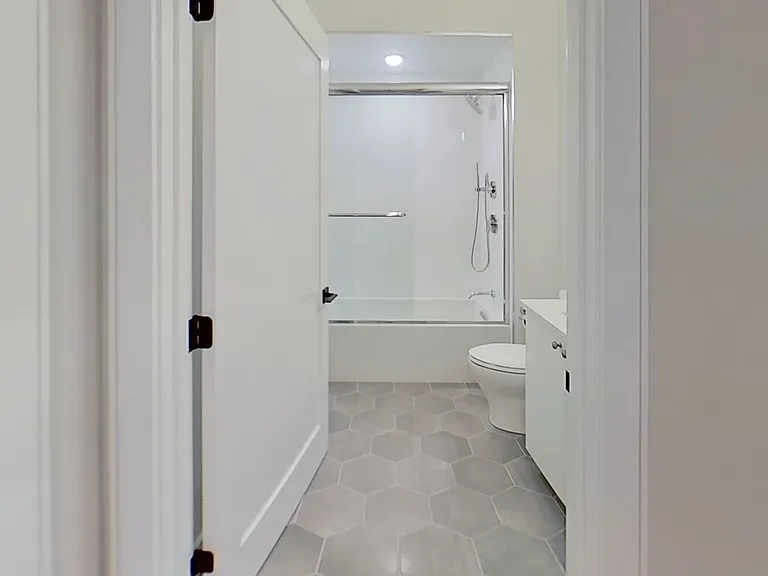 104 Warren St #5P — Photo 17