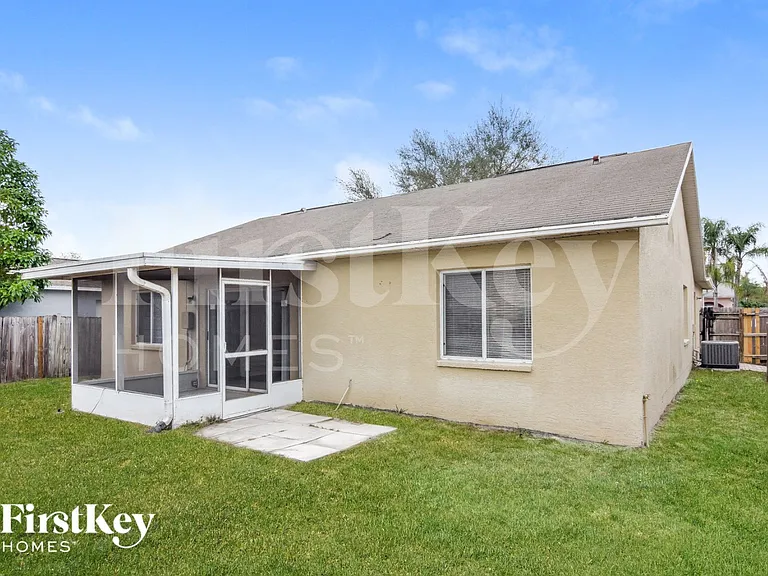 4705 Hunts Ct — Photo 14