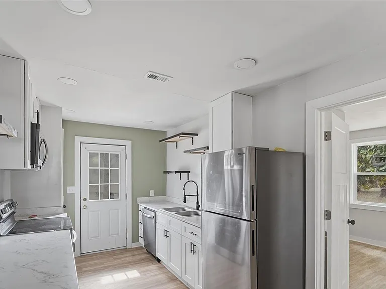 3027 Remington St — Photo 3