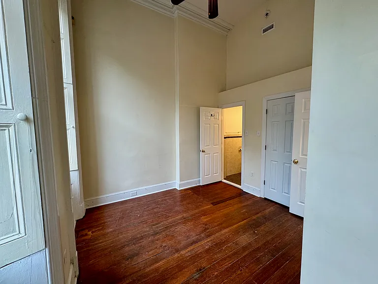 318 Bainbridge St #B — Photo 16