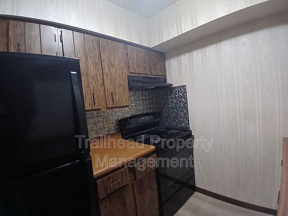 5th image of 1301 E Frederick St APT B