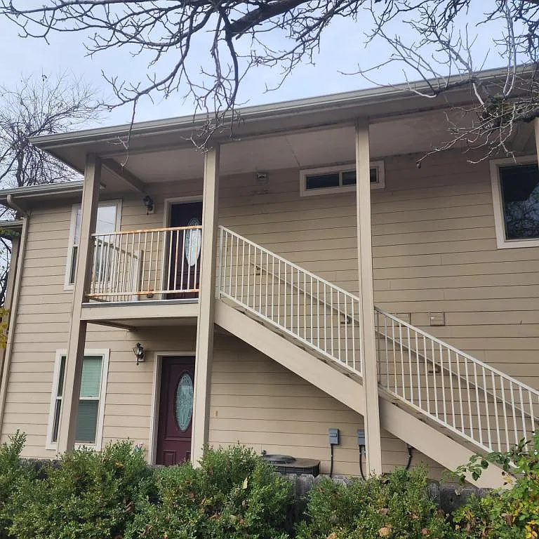 436 Pine St photo 1