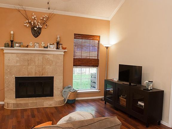 3rd image of 1341 Mimosa Ln