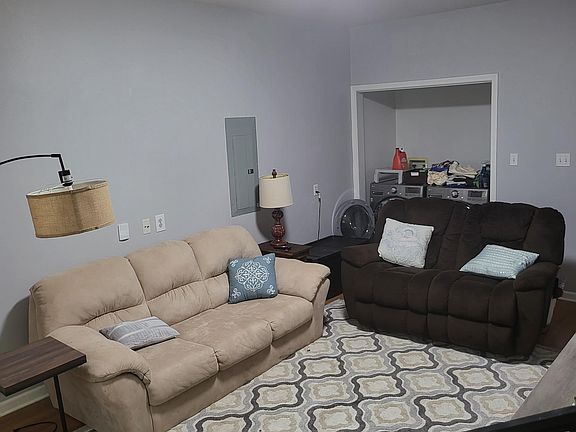 2nd image of 2436 Broadway Dr