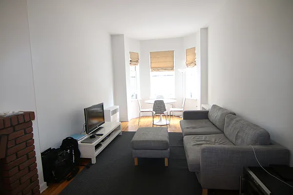 Rented by America Mecca Realty LLC | media 9