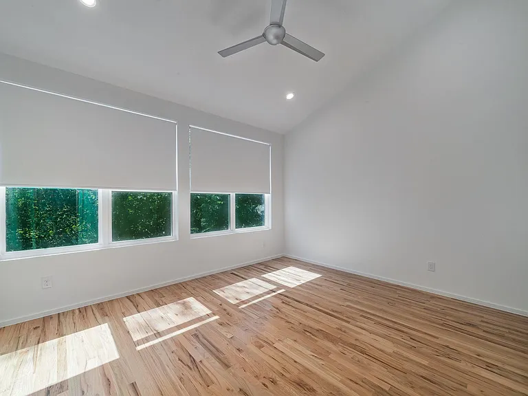 5931 Ross Ave #201 — Photo 13