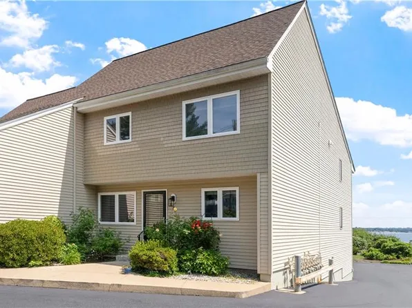 4042 Post Rd APT 5, Warwick, RI 02886