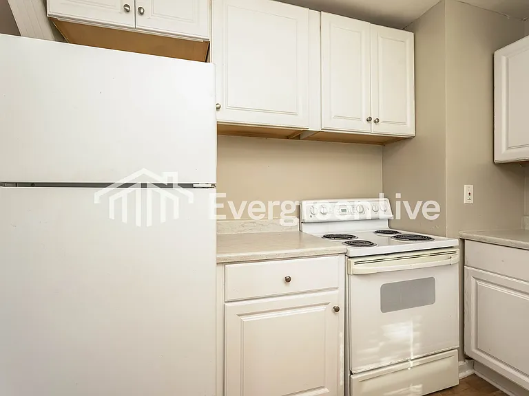 2935 Trent St — Photo 4