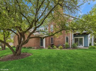 1518 Kendal Ct, Arlington Heights, IL 60004