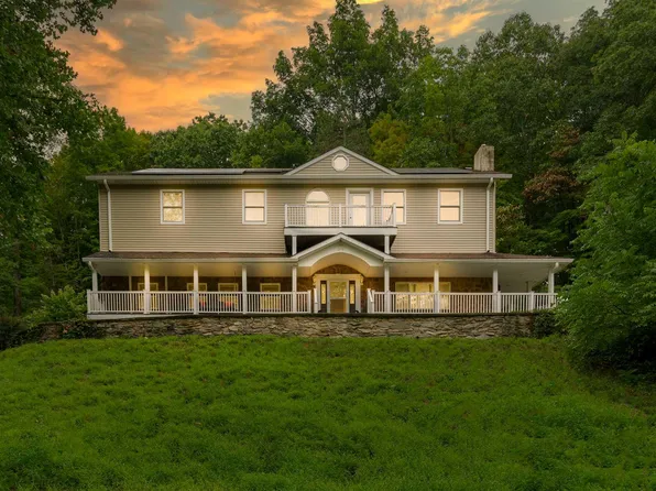 221-223 Hurley Rd, Salt Pt, NY 12578