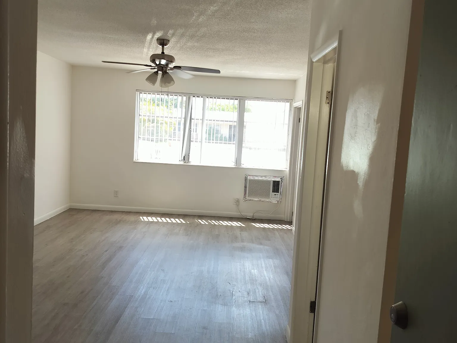 1 bed, 750 sqft, $1,400 — Photo 4