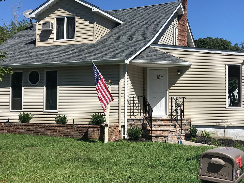 2nd image of 97 Maple Ave