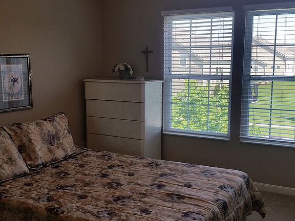 Spacious guest room 