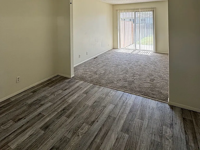 Dining/living room