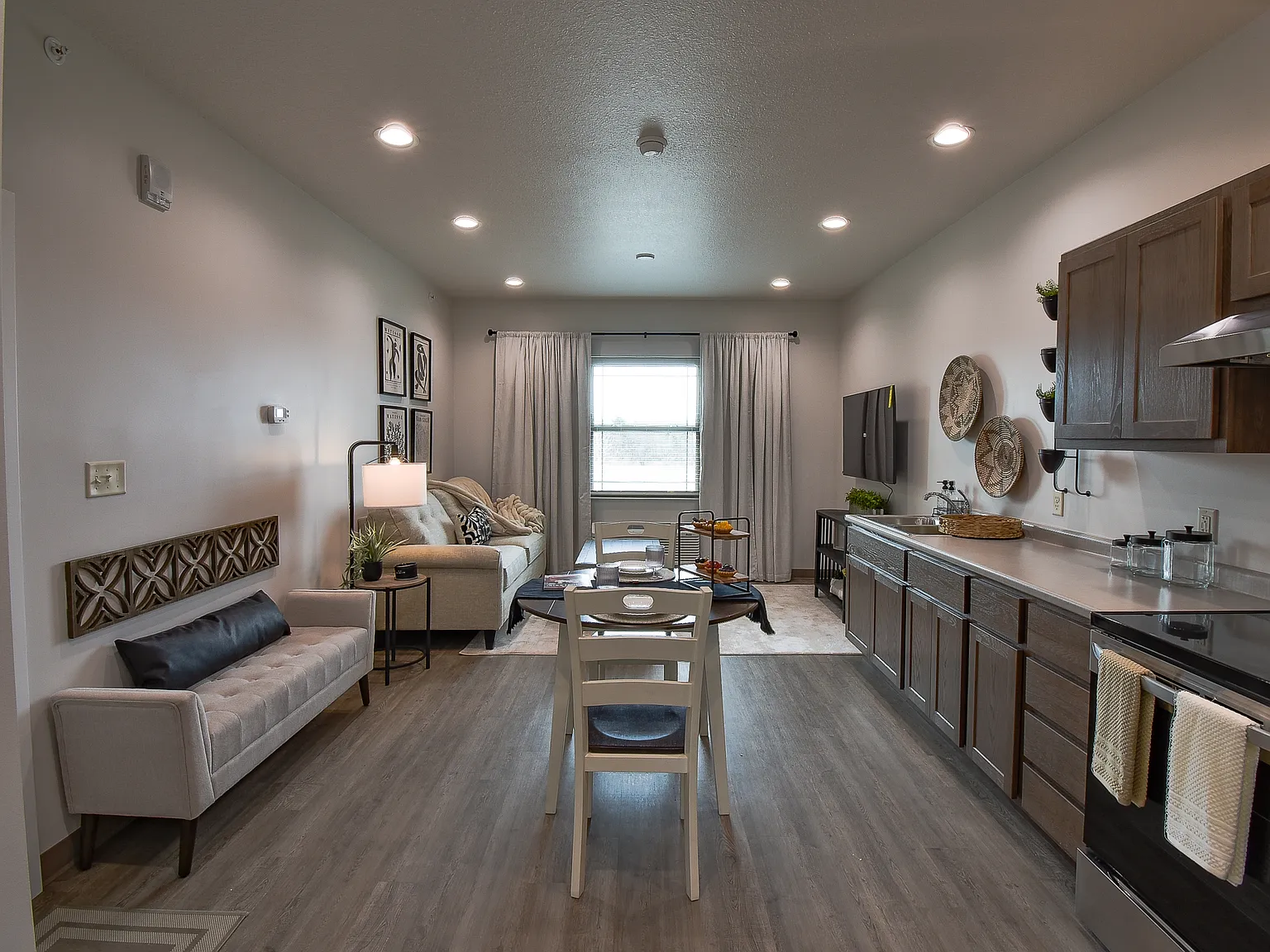 Crossroads Place Apartments — Photo 3