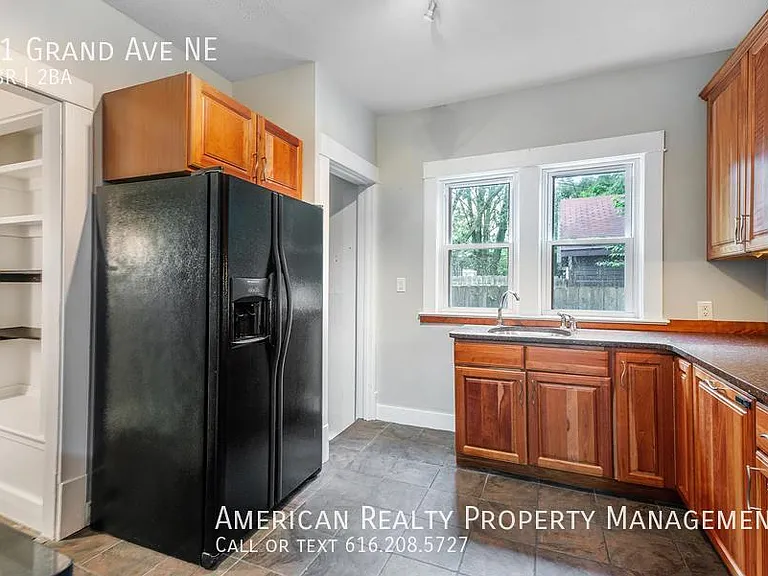 61 Grand Ave NE — Photo 7