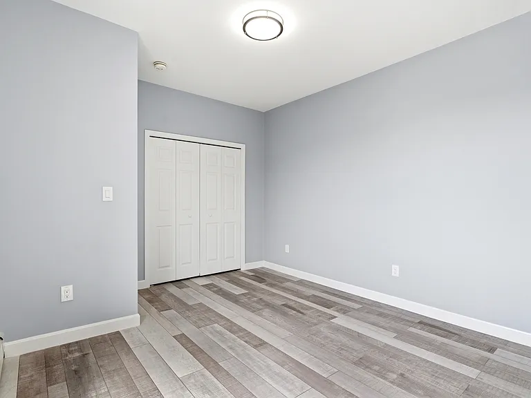 250-252 Main St #3R — Photo 11