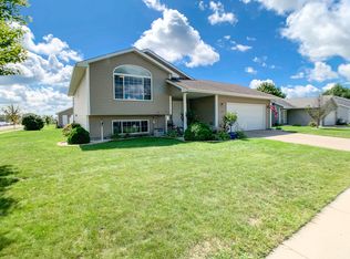 1148 Yorktown Dr, Brookings, SD 57006