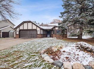 1992 Helena Ct N, Oakdale, MN 55128