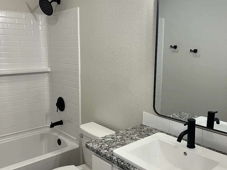301 Farmstead Ln — Photo 13
