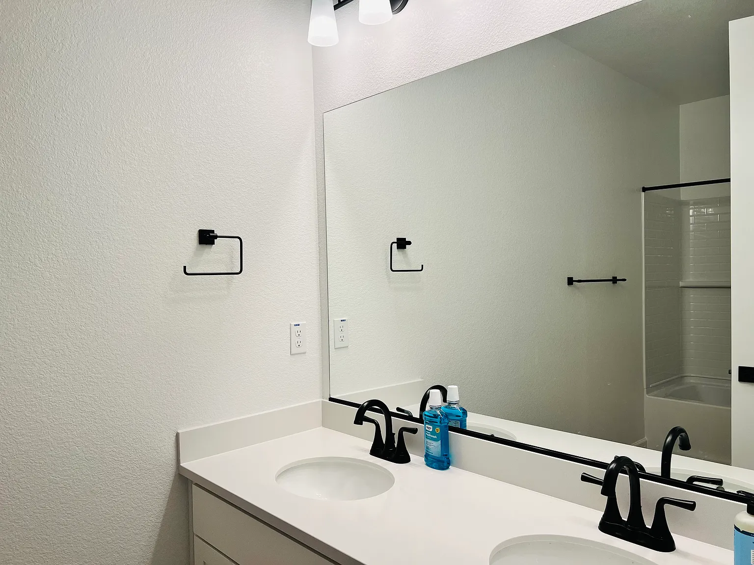 2671 Hickory Ln — Photo 3