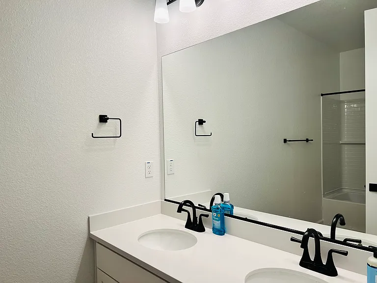 2671 Hickory Ln — Photo 3
