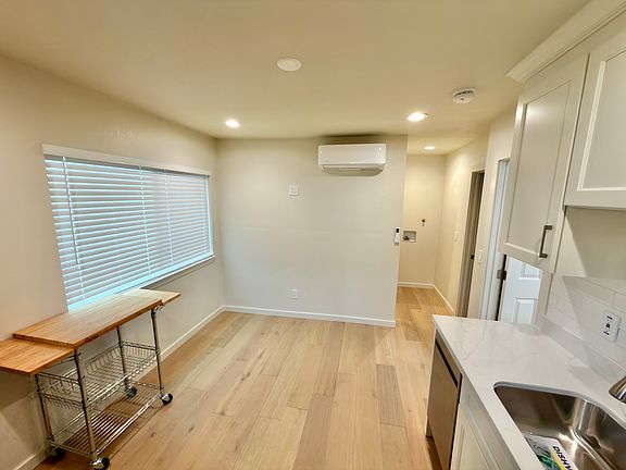 3rd image of 889 Santa Cruz Dr #2