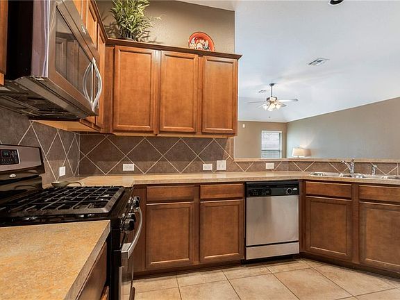 4th image of 3628 Sandy Brook Dr
