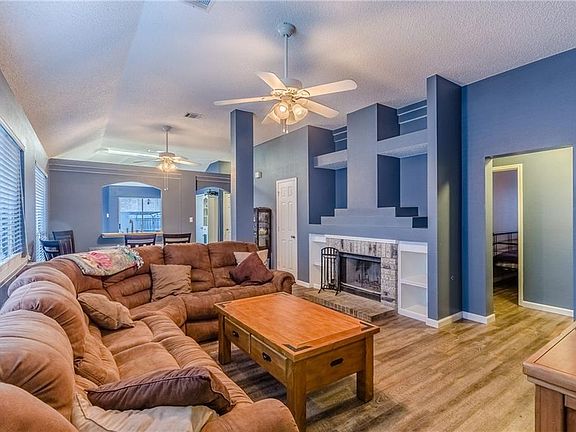 4th image of 1668 Prescott Cir