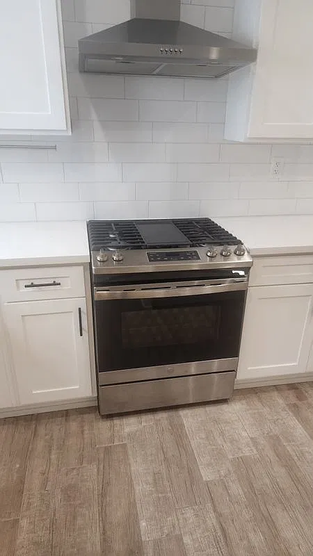 2 bed, 1.0 bath, 400 sqft, $3,000 — Photo 4