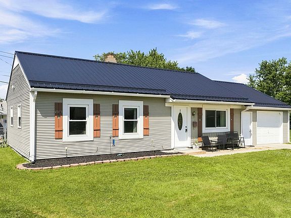 4th image of 16 Emerald Ln