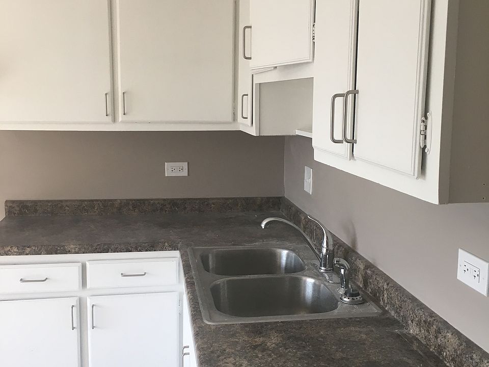 1st image of 523 Brookside Dr APT D
