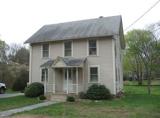 42 Essex St, Deep River, CT 06417