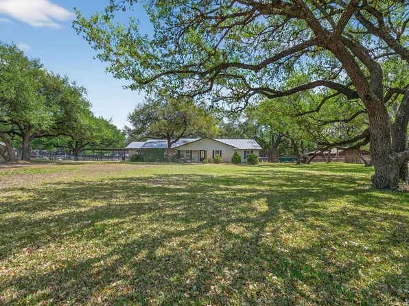 100 Crestline, Pleasanton, TX 78064