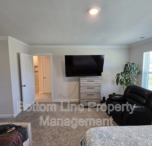 1221 Colgher St — Photo 48