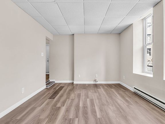 5th image of 439 W Walnut St APT 4