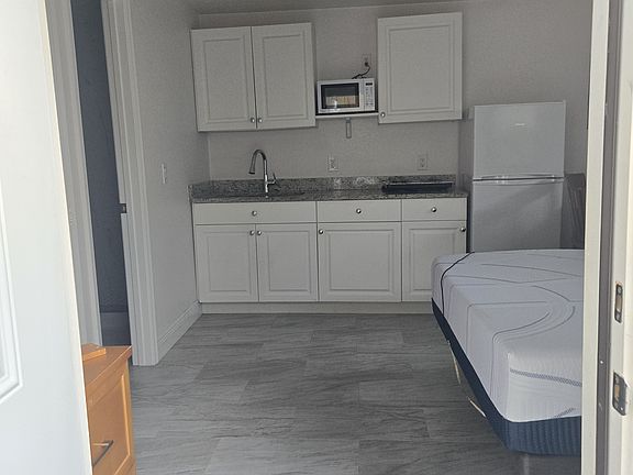 5th image of 8146 Shriver Dr