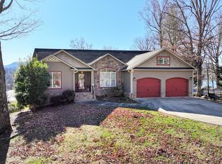 2135 Mockingbird Ln, Hiawassee, GA 30546